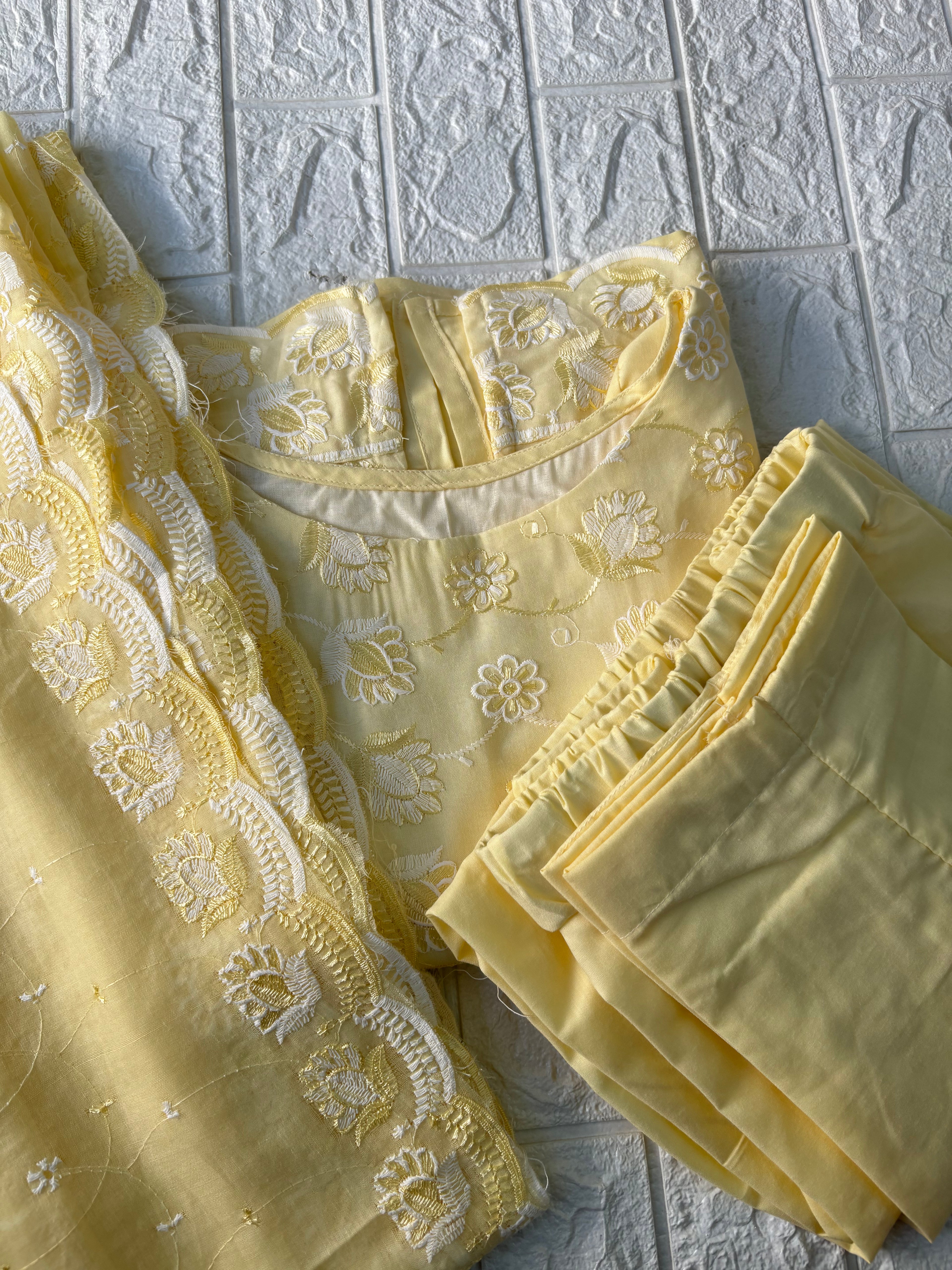 LIGHT YELLOW SUIT SET